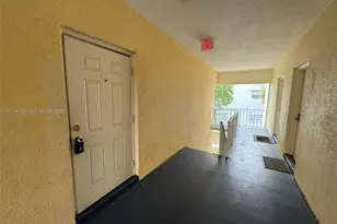 415 Executive Center Dr, West Palm Beach, FL 33401 - Photo 2