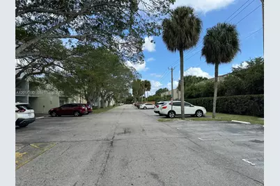 415 Executive Center Dr #203, West Palm Beach, FL 33401 - Photo 22