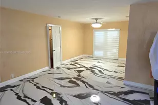 5240 SW 10th Ct, Plantation, FL 33317 - Photo 4