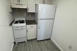 7010 NW 186th St, Hialeah, FL 33015 - Photo 10