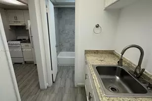 7010 NW 186th St, Hialeah, FL 33015 - Photo 2