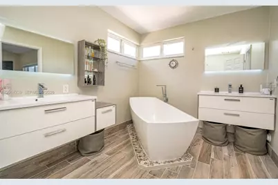 [Address not provided], Pembroke Pines, FL 33028 - Photo 34