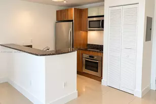 300 S Biscayne Blvd, Miami, FL 33131 - Photo 2