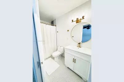 8320 NW 180th St, Hialeah, FL 33015 - Photo 6