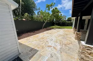 8320 NW 180th St, Hialeah, FL 33015 - Photo 2