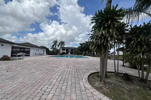 212 Lake Pointe Dr, Oakland Park, FL 33309 - Photo 18