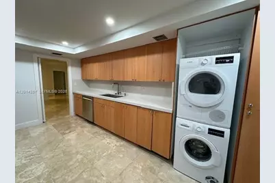 1121 Crandon Bl #E1104, Key Biscayne, FL 33149 - Photo 8