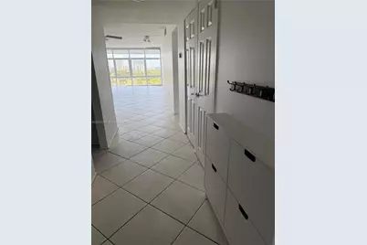 20100 W Country Club Dr #1606, Aventura, FL 33180 - Photo 2