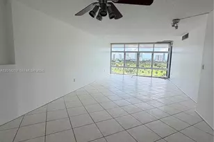 20100 W Country Club Dr, Aventura, FL 33180 - Photo 4