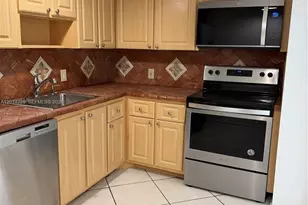 20100 W Country Club Dr, Aventura, FL 33180 - Photo 16