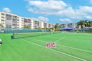 8900 Washington, Pembroke Pines, FL 33025 - Photo 16