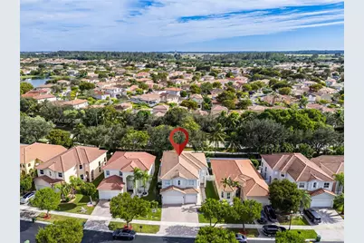 1147 NE 37th Pl, Homestead, FL 33033 - Photo 4