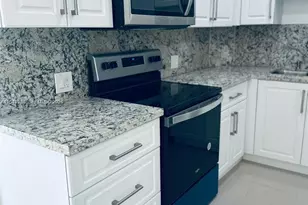 4200 Hillcrest Dr, Hollywood, FL 33021 - Photo 2