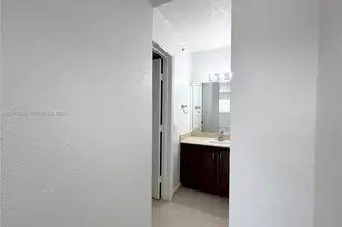 445 SW 11th St, Miami, FL 33130 - Photo 8