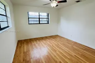 21220 NE 26th Ave, Miami, FL 33180 - Photo 14