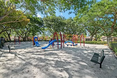 1456 Veracruz Ln #4-5, Weston, FL 33327 - Photo 26