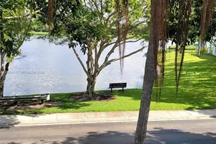11155 SW 5th Pl, Pembroke Pines, FL 33025 - Photo 14