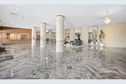 5401 Collins Ave #932, Miami Beach, FL 33140 - Photo 2