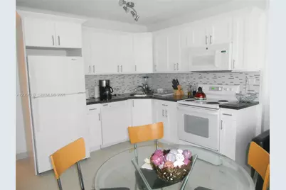 5401 Collins Ave #932, Miami Beach, FL 33140 - Photo 10
