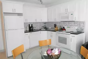 5401 Collins Ave, Miami Beach, FL 33140 - Photo 10