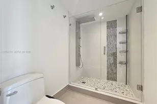 16546 NE 26th Ave, North Miami Beach, FL 33160 - Photo 12