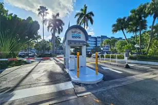 16546 NE 26th Ave, North Miami Beach, FL 33160 - Photo 20