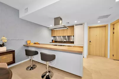 1000 Brickell Plz #3914, Miami, FL 33131 - Photo 8
