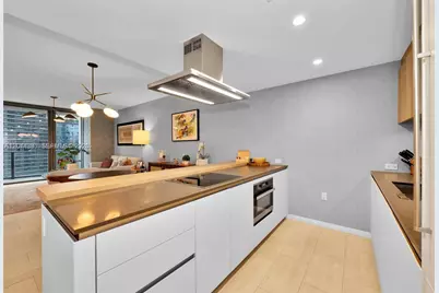1000 Brickell Plz #3914, Miami, FL 33131 - Photo 10