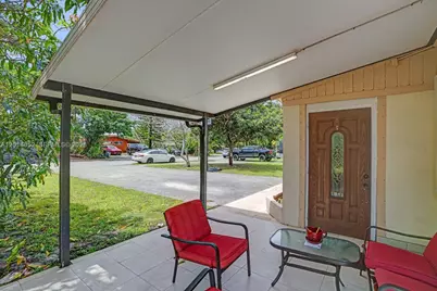 1379 NE 177th St, North Miami Beach, FL 33162 - Photo 6