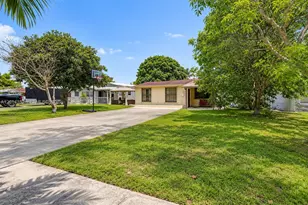 1379 NE 177th St, North Miami Beach, FL 33162 - Photo 2