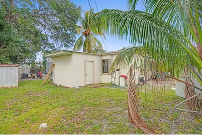 1379 NE 177th St, North Miami Beach, FL 33162 - Photo 26