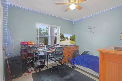 1379 NE 177th St, North Miami Beach, FL 33162 - Photo 16