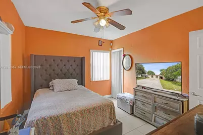 1379 NE 177th St, North Miami Beach, FL 33162 - Photo 20