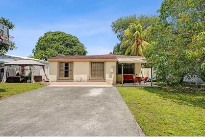 1379 NE 177th St, North Miami Beach, FL 33162 - Photo 4