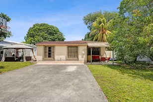 1379 NE 177th St, North Miami Beach, FL 33162 - Photo 4