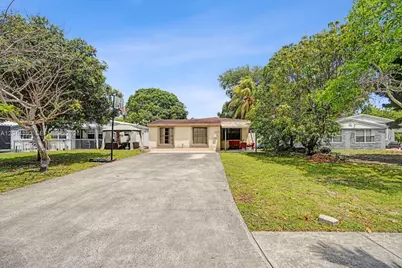 1379 NE 177th St, North Miami Beach, FL 33162 - Photo 2