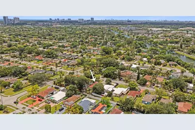 1379 NE 177th St, North Miami Beach, FL 33162 - Photo 34