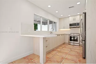 512 Warren Ln, Key Biscayne, FL 33149 - Photo 12