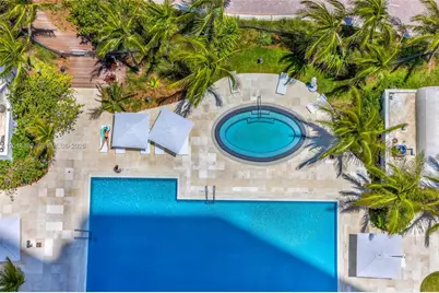 6365 Collins Ave #3202, Miami Beach, FL 33141 - Photo 2