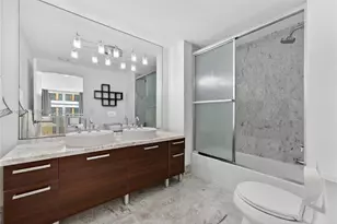 253 NE 2nd St, Miami, FL 33132 - Photo 14