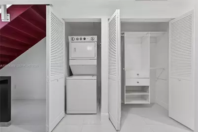 253 NE 2nd St #424, Miami, FL 33132 - Photo 16