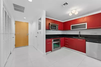 253 NE 2nd St #424, Miami, FL 33132 - Photo 4