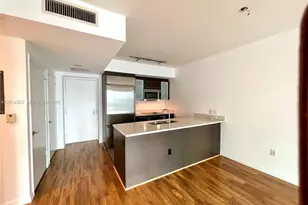 55 SE 6th St, Miami, FL 33131 - Photo 10