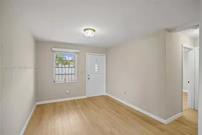 9930 SW 40th Ter, Miami, FL 33165 - Photo 4