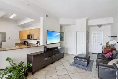 100 Meridian Ave #244, Miami Beach, FL 33139 - Photo 2
