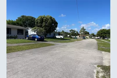 9711 SW 162nd St, Miami, FL 33157 - Photo 2