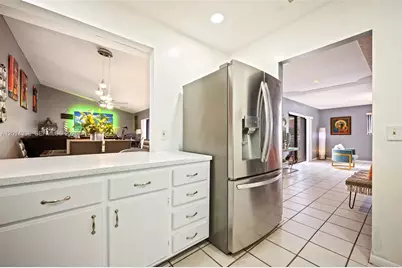 4582 Holly Lake Dr, Lake Worth, FL 33463 - Photo 4