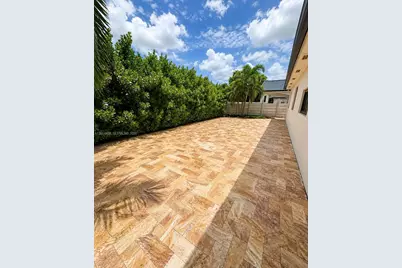 16347 NW 88th Pl, Miami Lakes, FL 33018 - Photo 16
