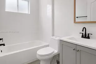 16347 NW 88th Pl, Miami Lakes, FL 33018 - Photo 14