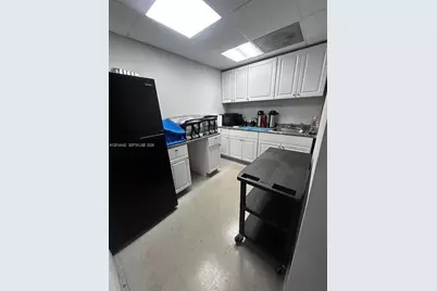 900 W 49th St, Hialeah, FL 33012 - Photo 4